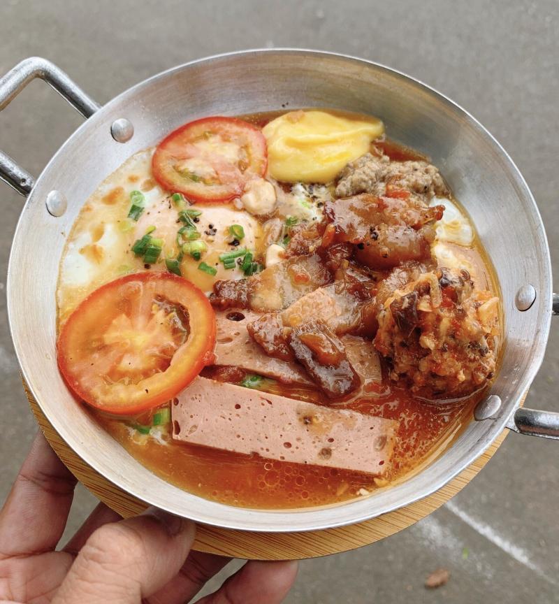 Bánh Mì Chảo Cô Lý