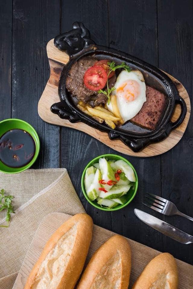 Bánh Mì Chảo Cô Vinh Quán