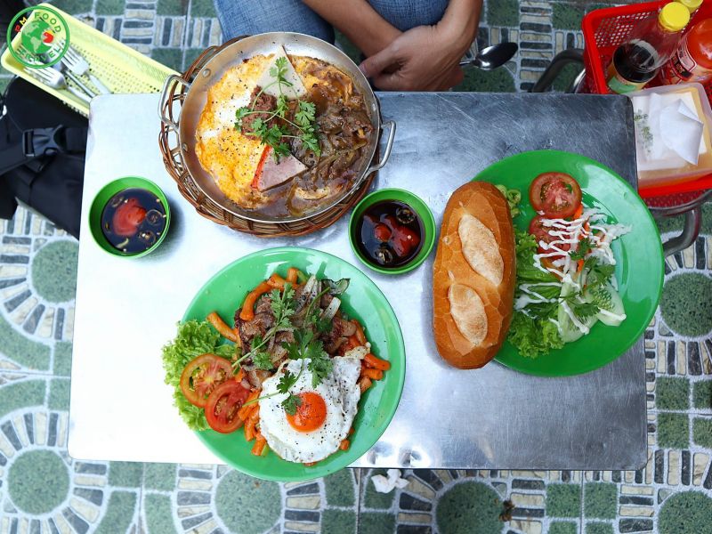 Bánh Mì Chảo Sốt Tiêu Đen