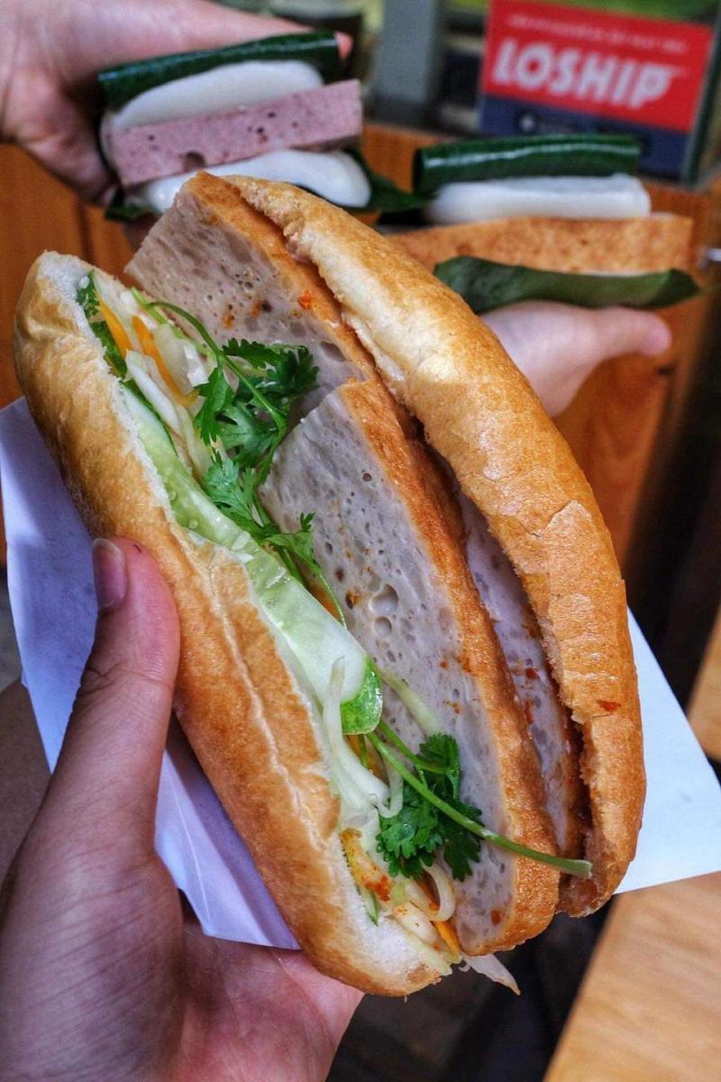 Bánh mì chả giò Dũng Hạnh