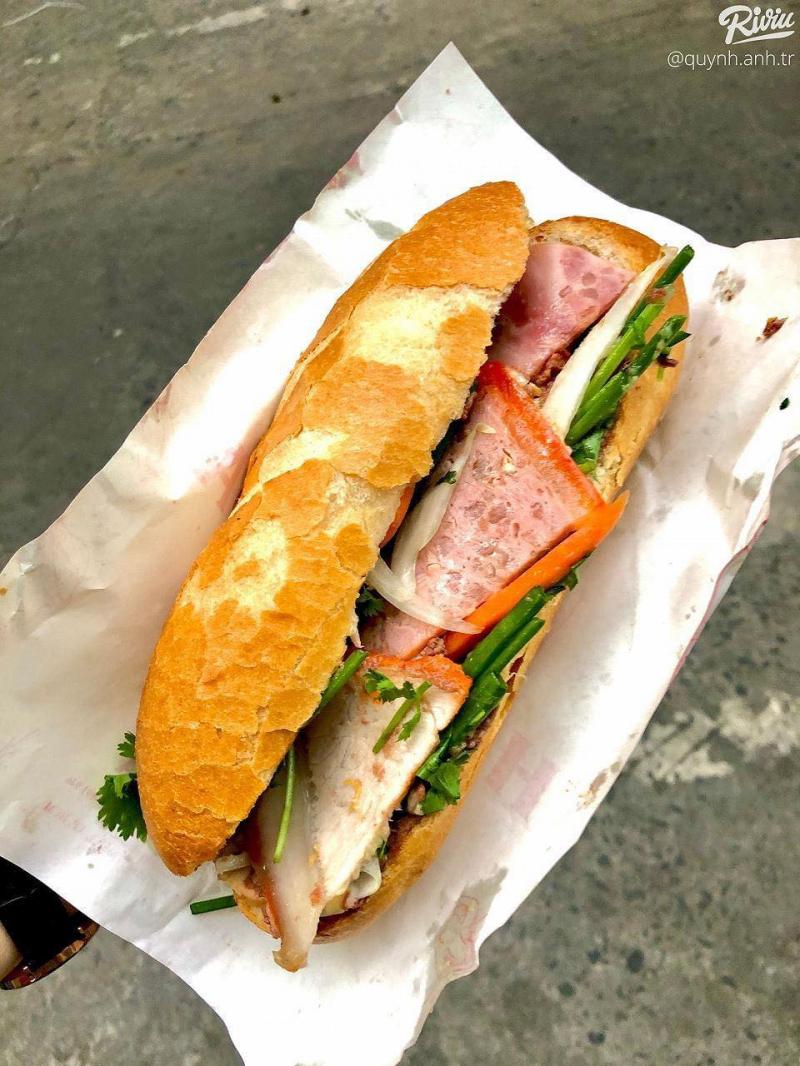 Bánh Mì Huỳnh Hoa