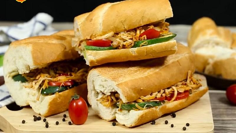 Bánh mì kẹp gà