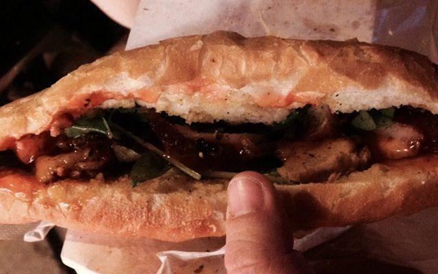 Tiệm Bánh mì Phố cổ