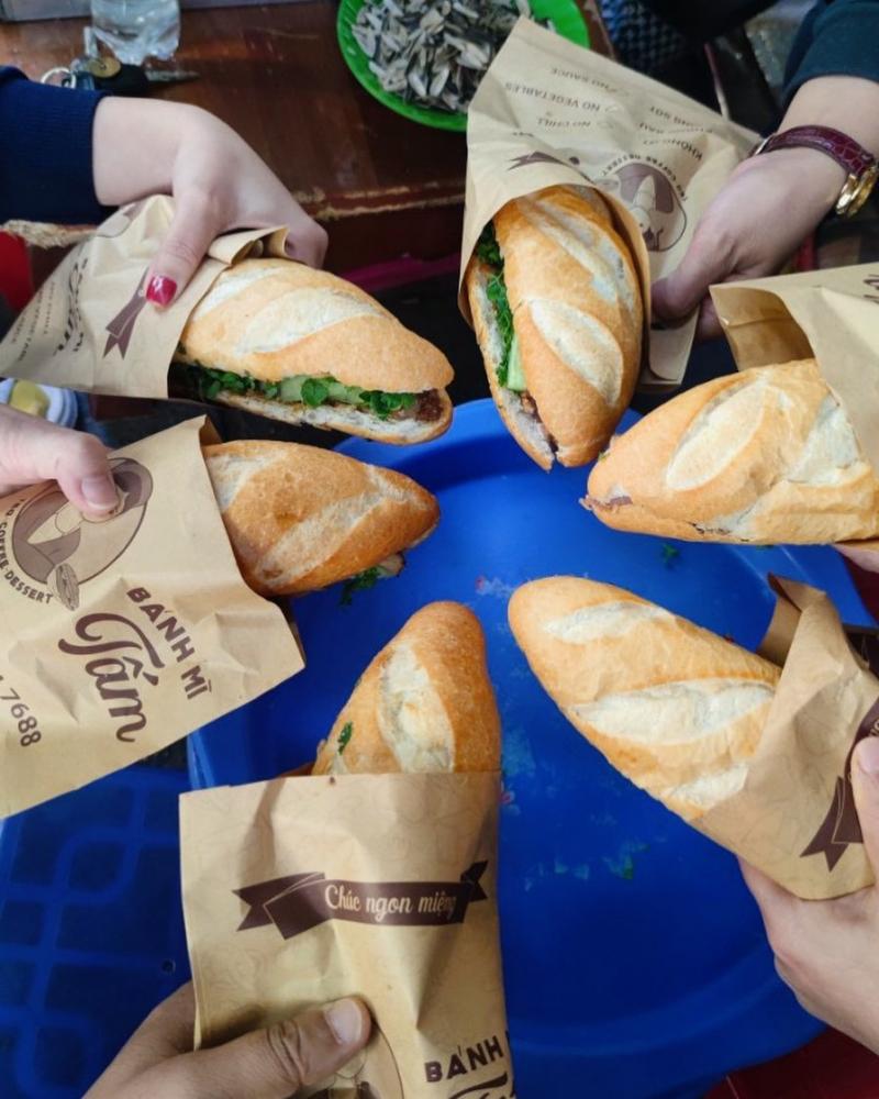 Bánh Mì Tấm