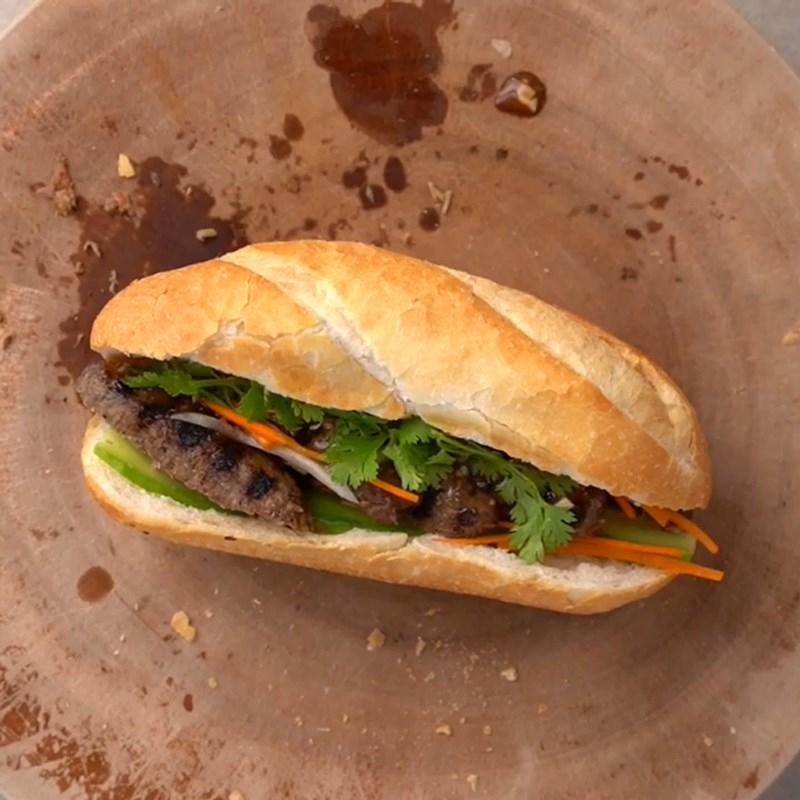 Bánh mì thịt bò nướng