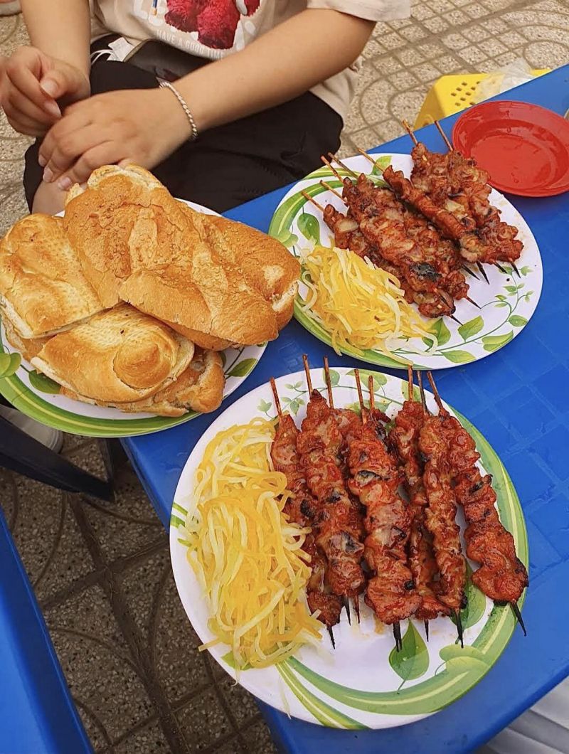 Bánh Mì Thịt Nướng Cambodia