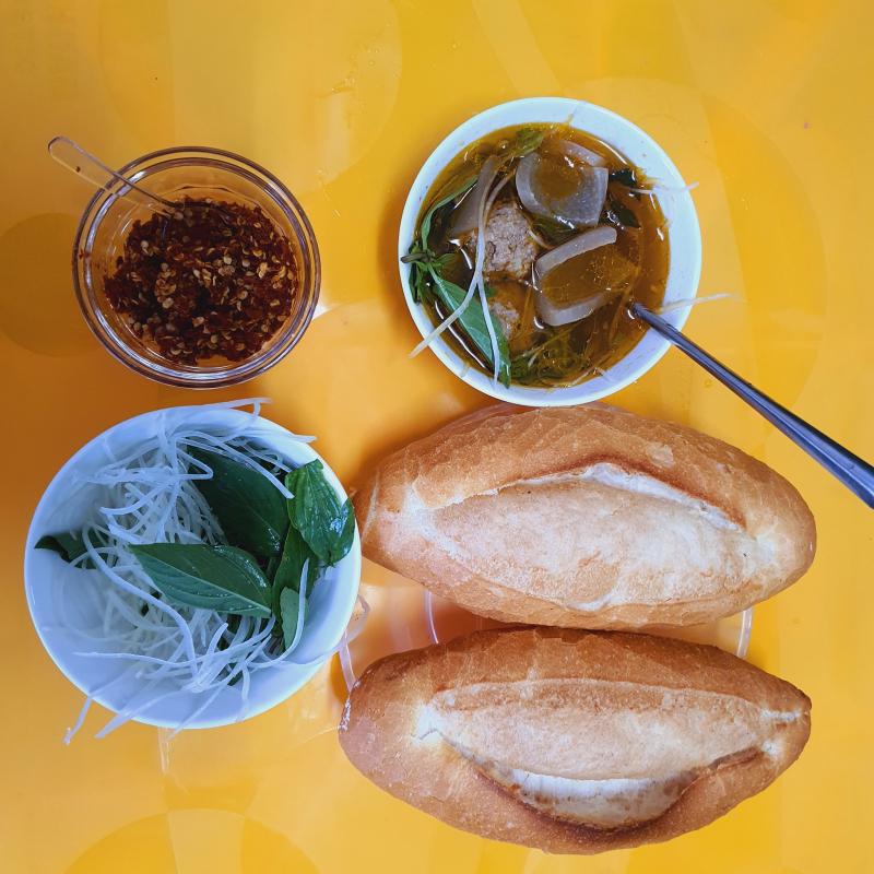 Bánh Mì Xíu Mại Chấm 79 Đà Lạt
