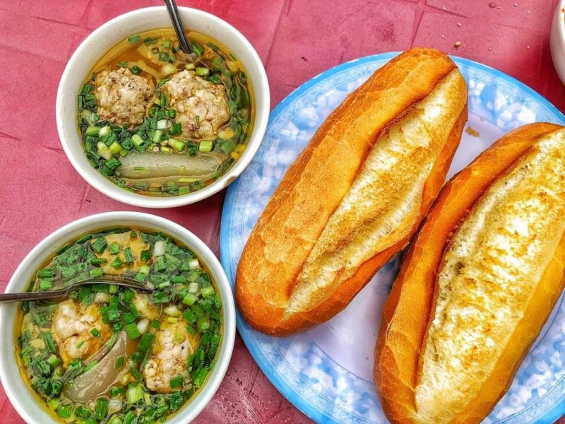 Bánh mì xíu mại Hoàng Diệu