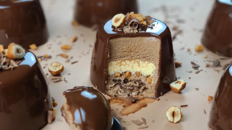 Bánh Mousse nhân socola