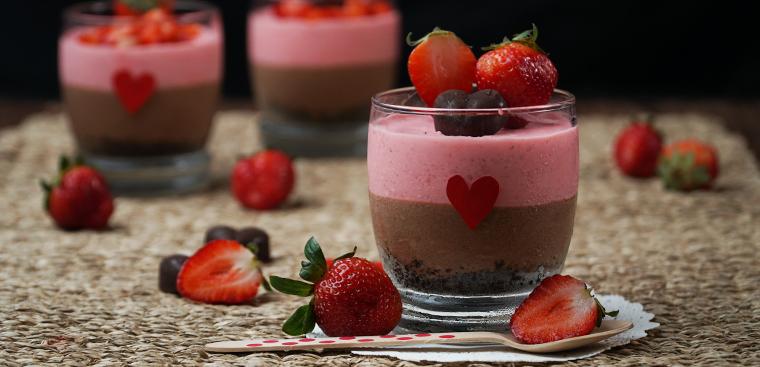 Bánh Mousse Socola dâu tây