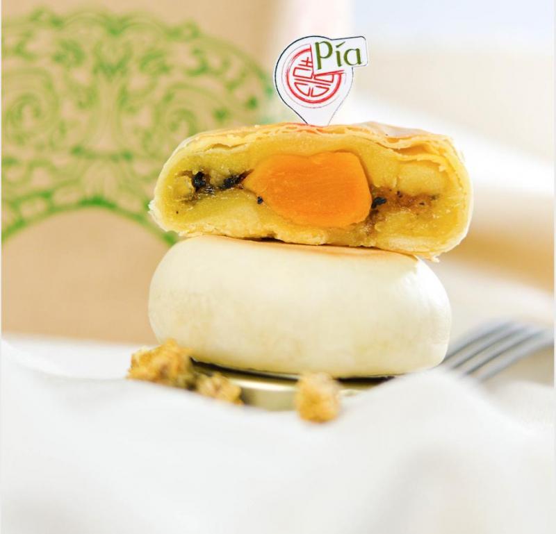 Bánh pía Truly Vietnam