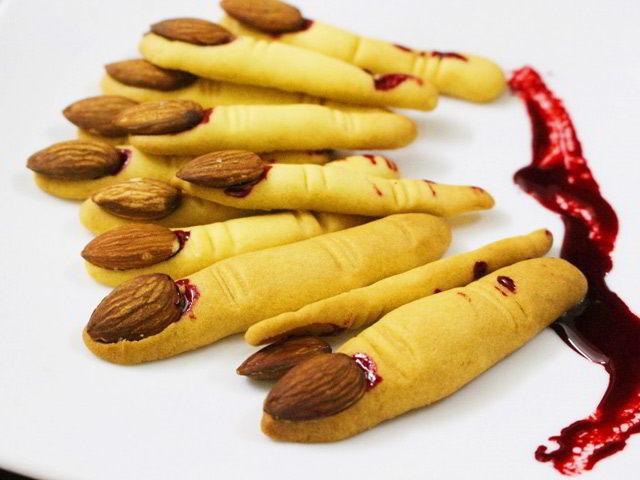 Bánh quy hình ngón tay phù thủy