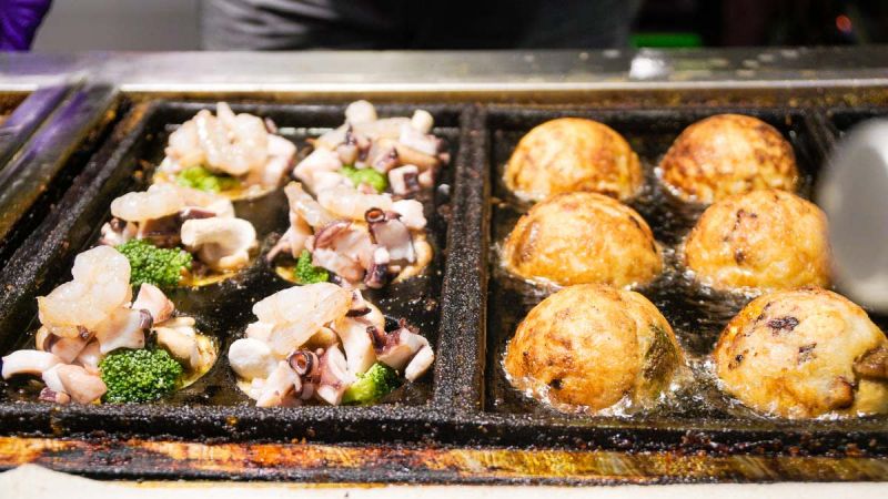 Bánh Takoyaki Khổng Lồ