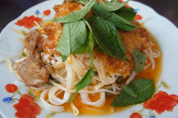 Bánh tằm xíu mại tàu hũ ky