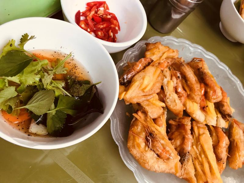 Bánh Tôm, Bánh Gối Cô Yến