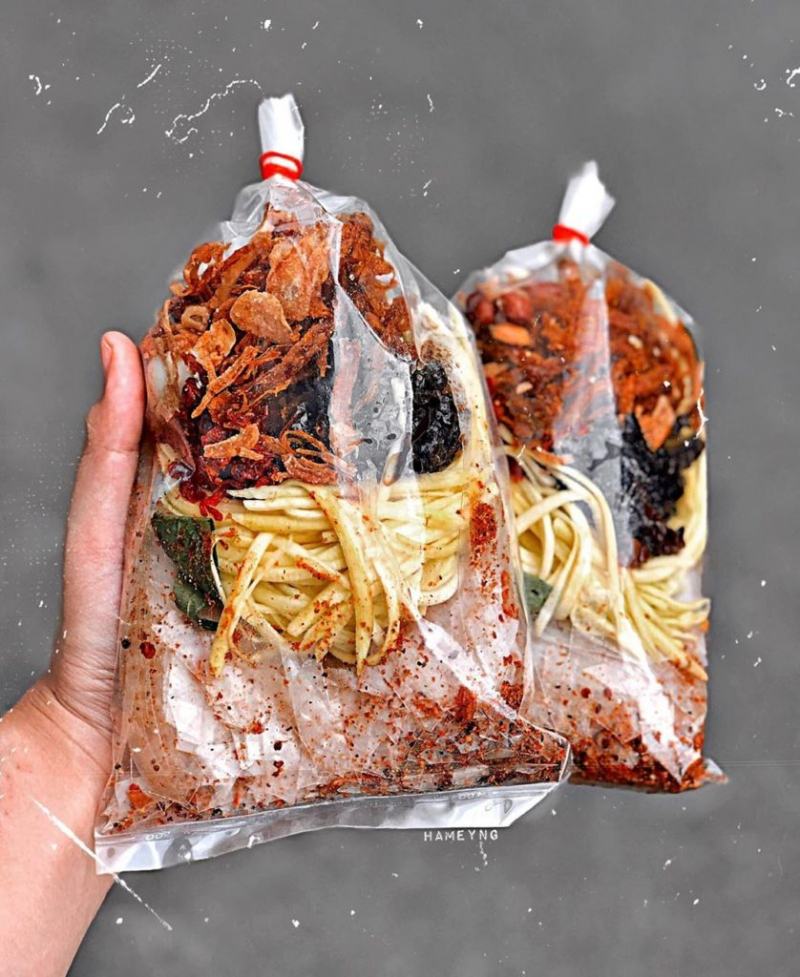 Bánh Tráng Trộn - 57 Lê Lợi