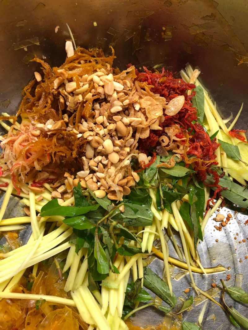 Bánh tráng trộn cô Hằng