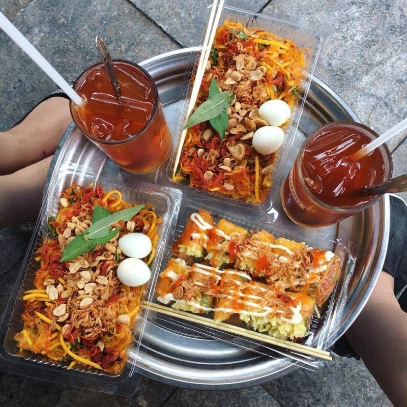 Bánh tráng trộn khổng lồ