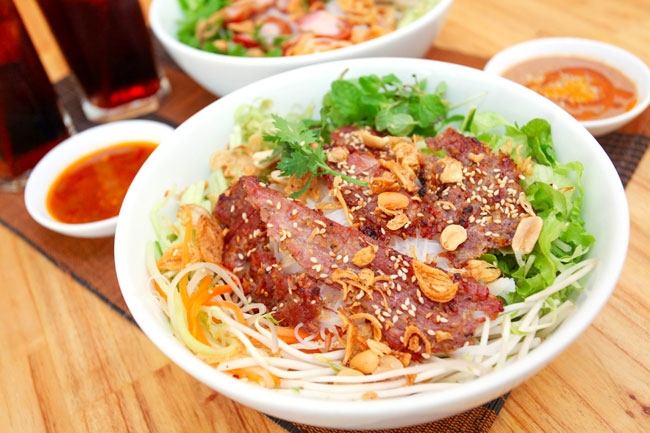 Bún thịt nướng
