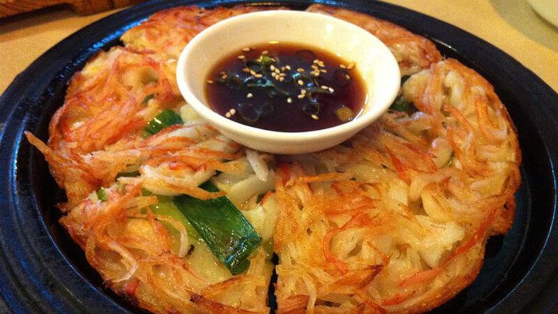 Bánh xèo kim chi hải sản