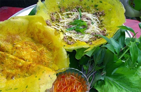 Đĩa bánh xèo thơm ngon khó cưỡng