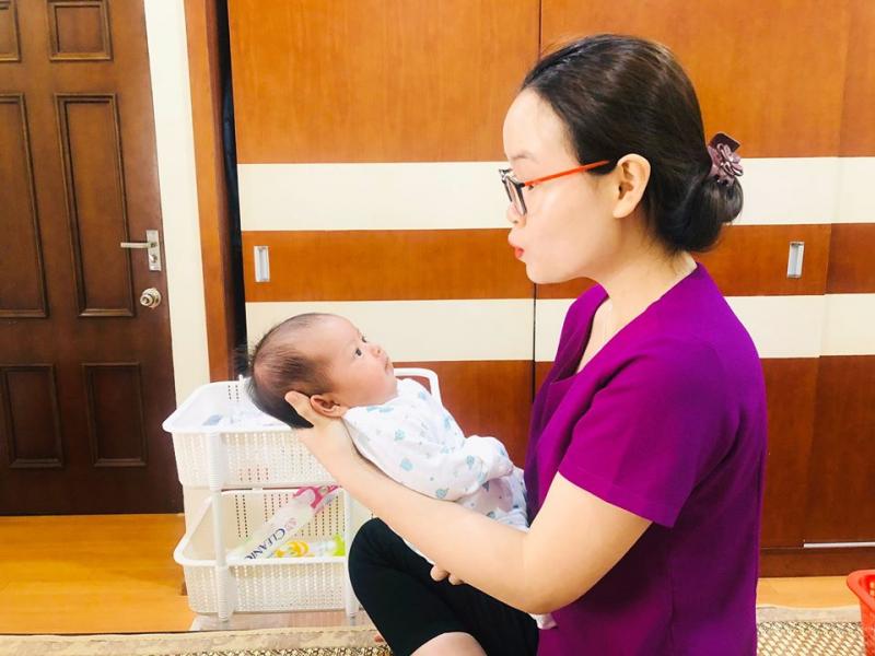 ﻿﻿Dịch vụ massage và tắm trẻ sơ sinh