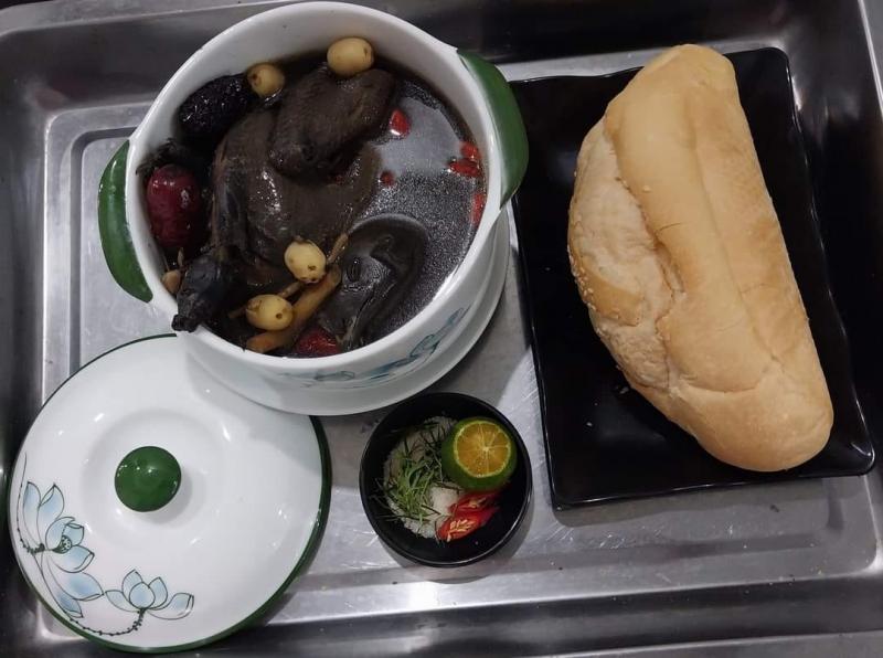 Bảo Yến Gà Ác Tiềm Thuốc Bắc