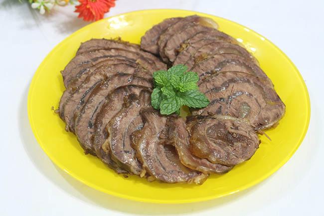 Bắp bò luộc