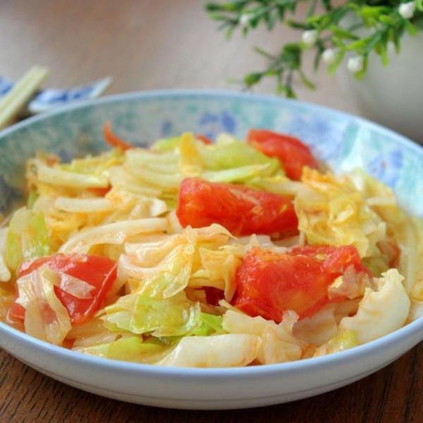 Bắp cải xào cà chua