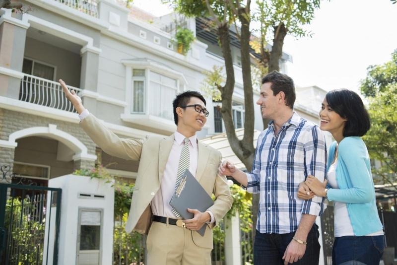 Ngành Sale Bất động sản đem lại mức thu nhập khá cao cho bạn, mức lương sẽ tăng theo doanh số bạn mang về cho công ty.