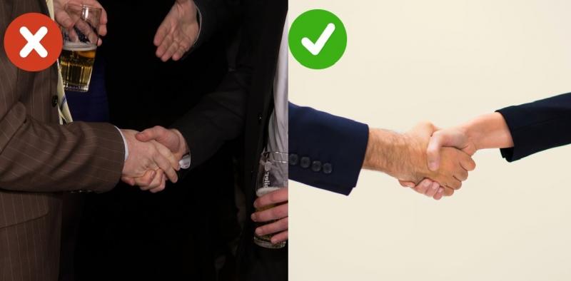 Bắt tay chắc và chặt