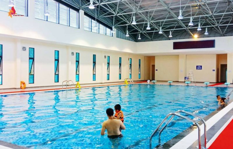 Bể bơi 4 mùa - Trường THPT chuyên Bắc Ninh