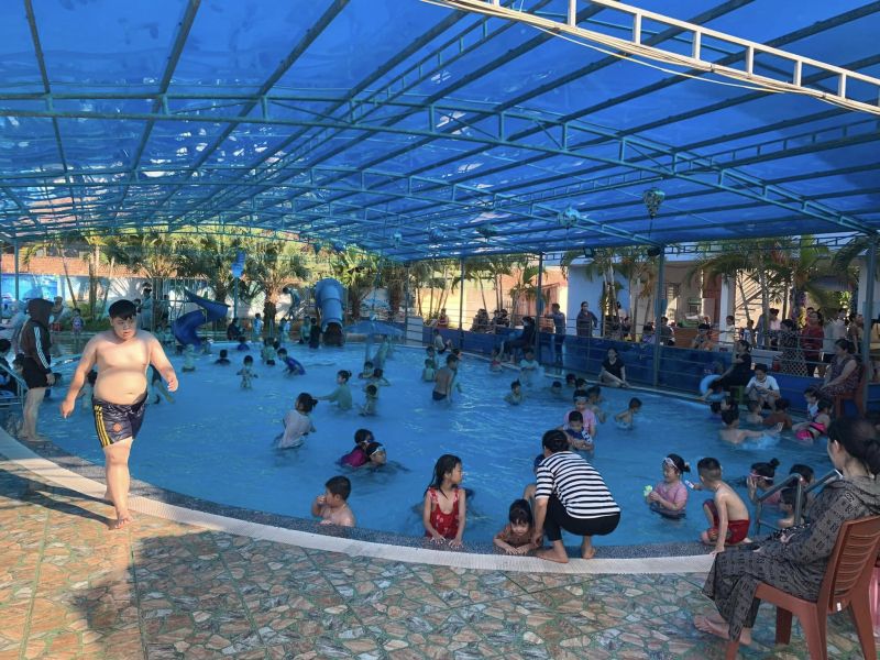 Bể Bơi Anh Đức