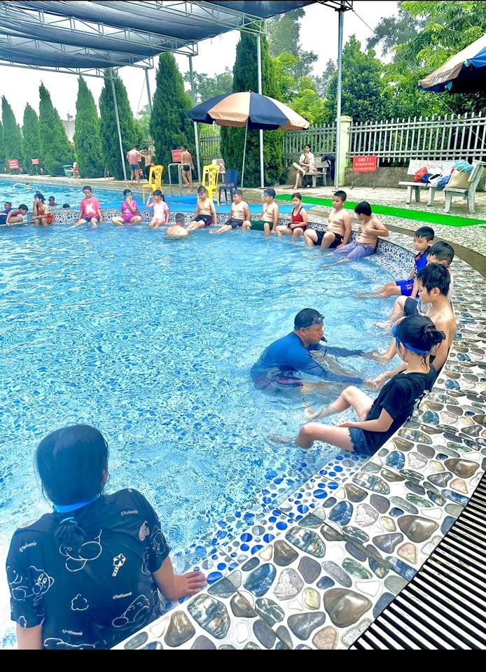 Bể Bơi Công Đạt