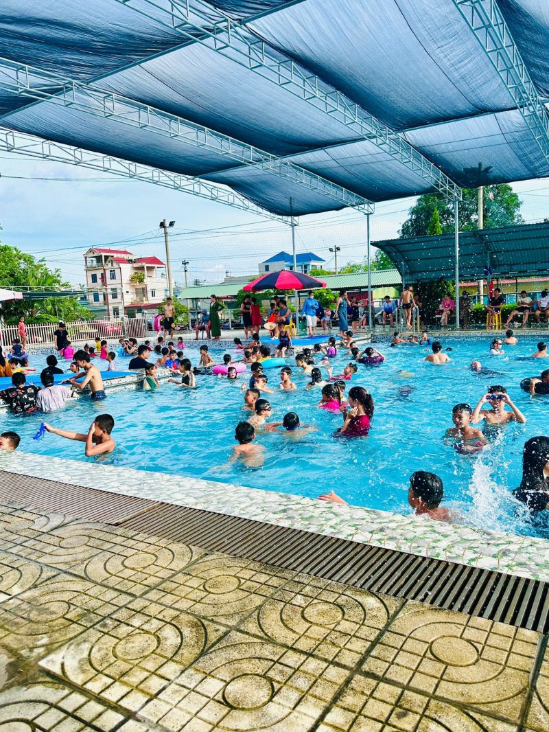 Bể Bơi Công Đạt