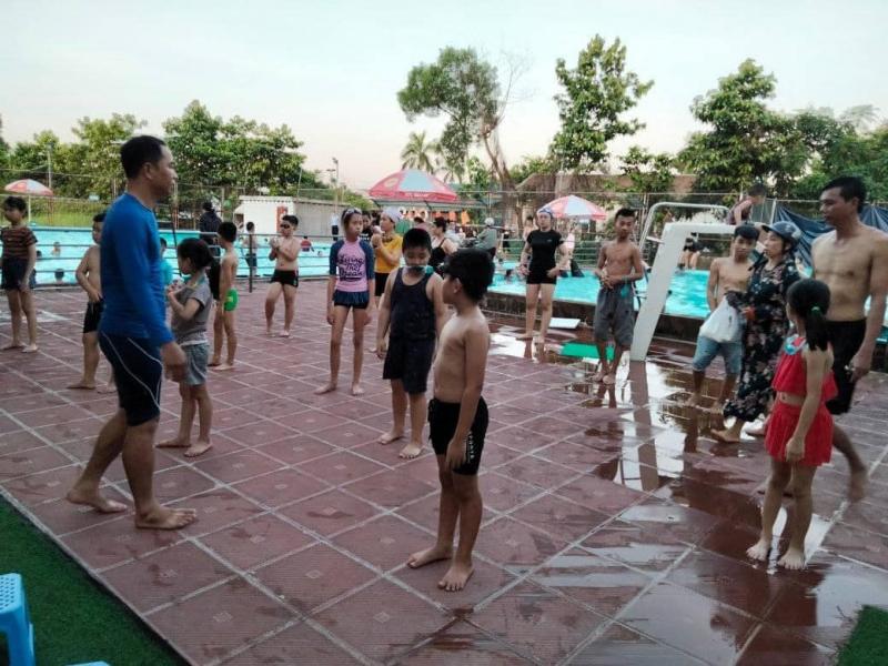 Bể bơi Công Đoàn