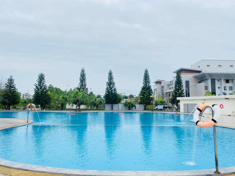Bể bơi khách sạn Mường Thanh Grand Bắc Giang