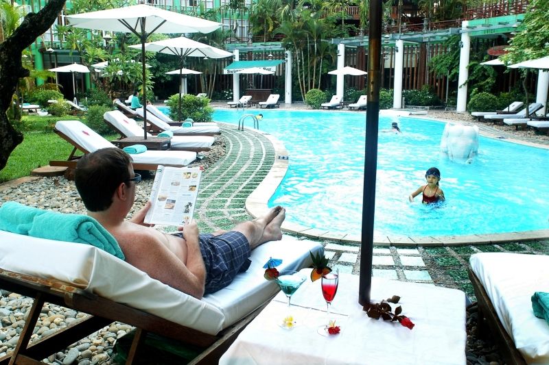Hồ bơi Khách sạn Xanh