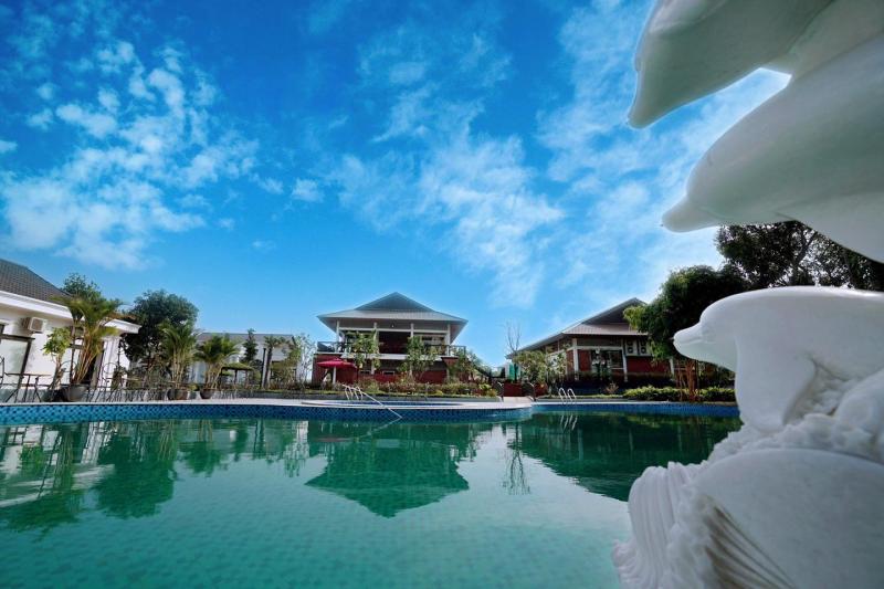 Bể Bơi Khu Sinh Thái Lộc Vượng