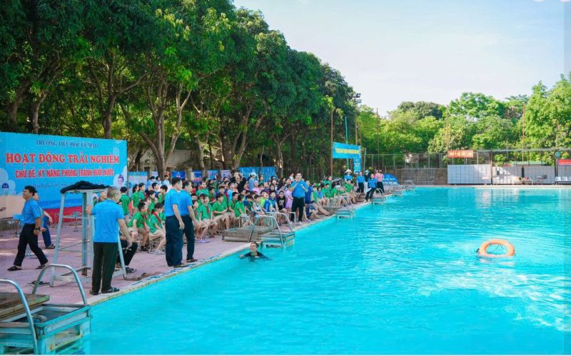 Bể bơi Nhà Văn hoá Lao động Nghệ An