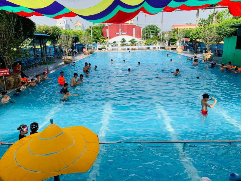 Bể bơi Tân Việt