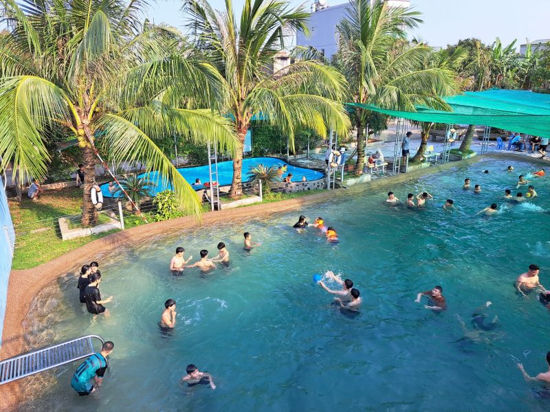 Bể bơi Vũ Đông