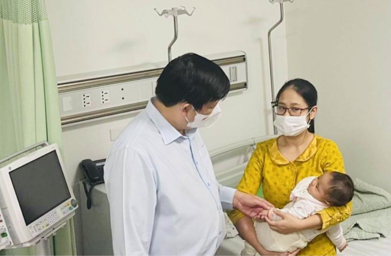 Điều trị cho trẻ nhỏ bị bệnh sởi