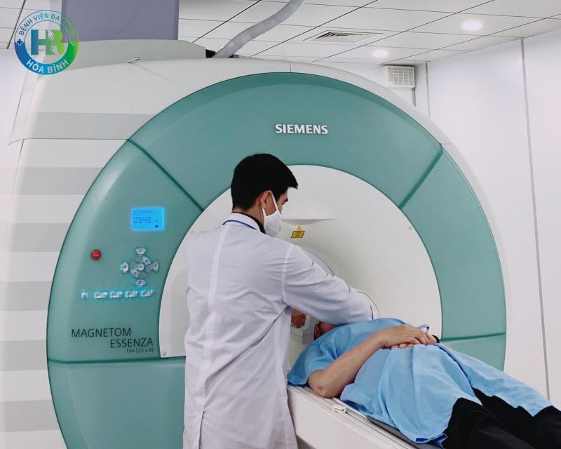 Đội ngũ Y bác sỹ của bệnh viện đa khoa Hòa Bình