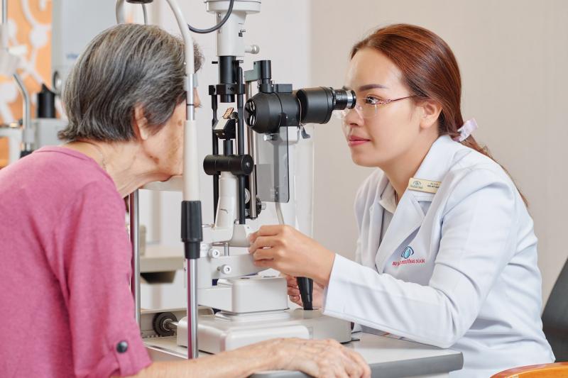 Đội ngũ nhân viên hướng dẫn và phục vụ chu đáo