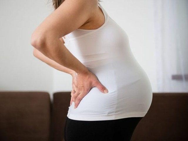 Đau lưng là ám ảnh của hầu hết bà bầu