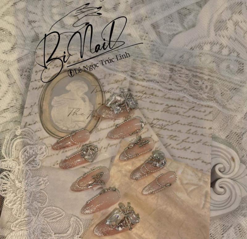 Bi Nail