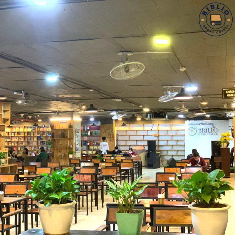Biblio - Cafe Sách