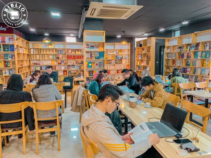Biblio - Cafe Sách