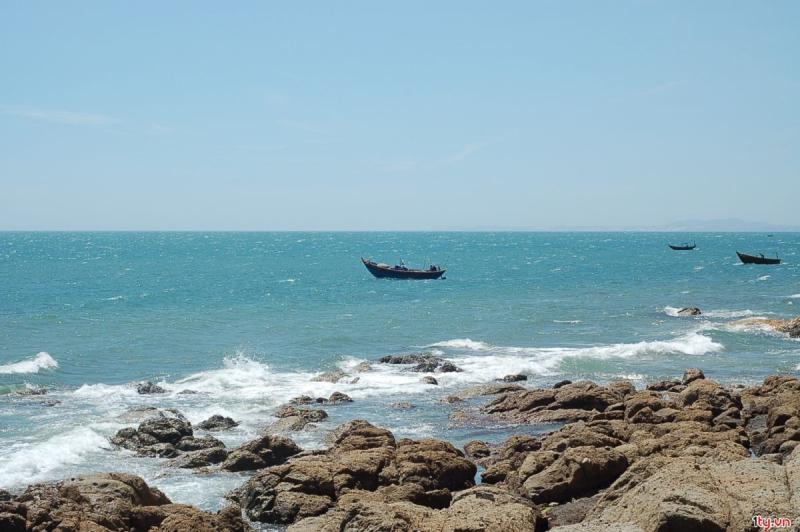 Biển Hòn Rơm